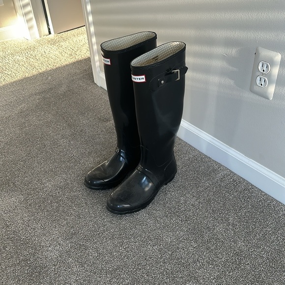 Hunter Women’s Tall Black Rainboots, Size 8 - Picture 2 of 4